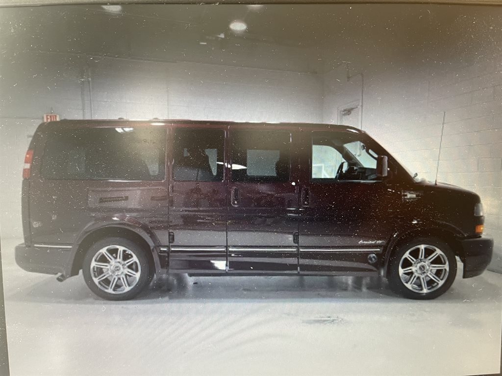 2016 GMC Savana Cargo Work Van's photo