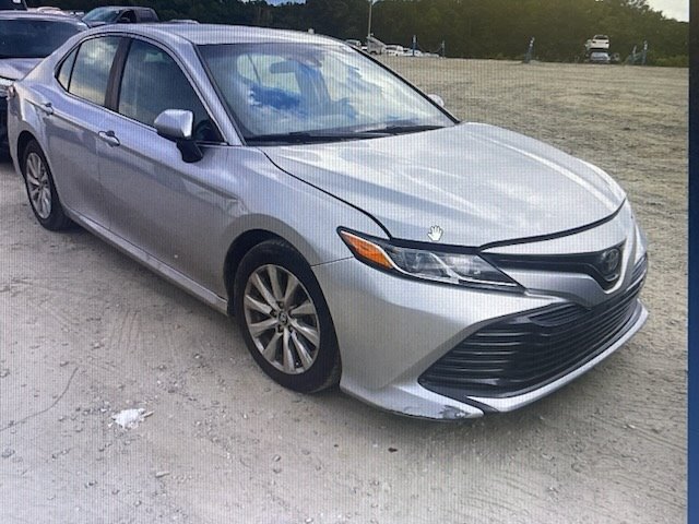 2018 Toyota Camry LE's photo